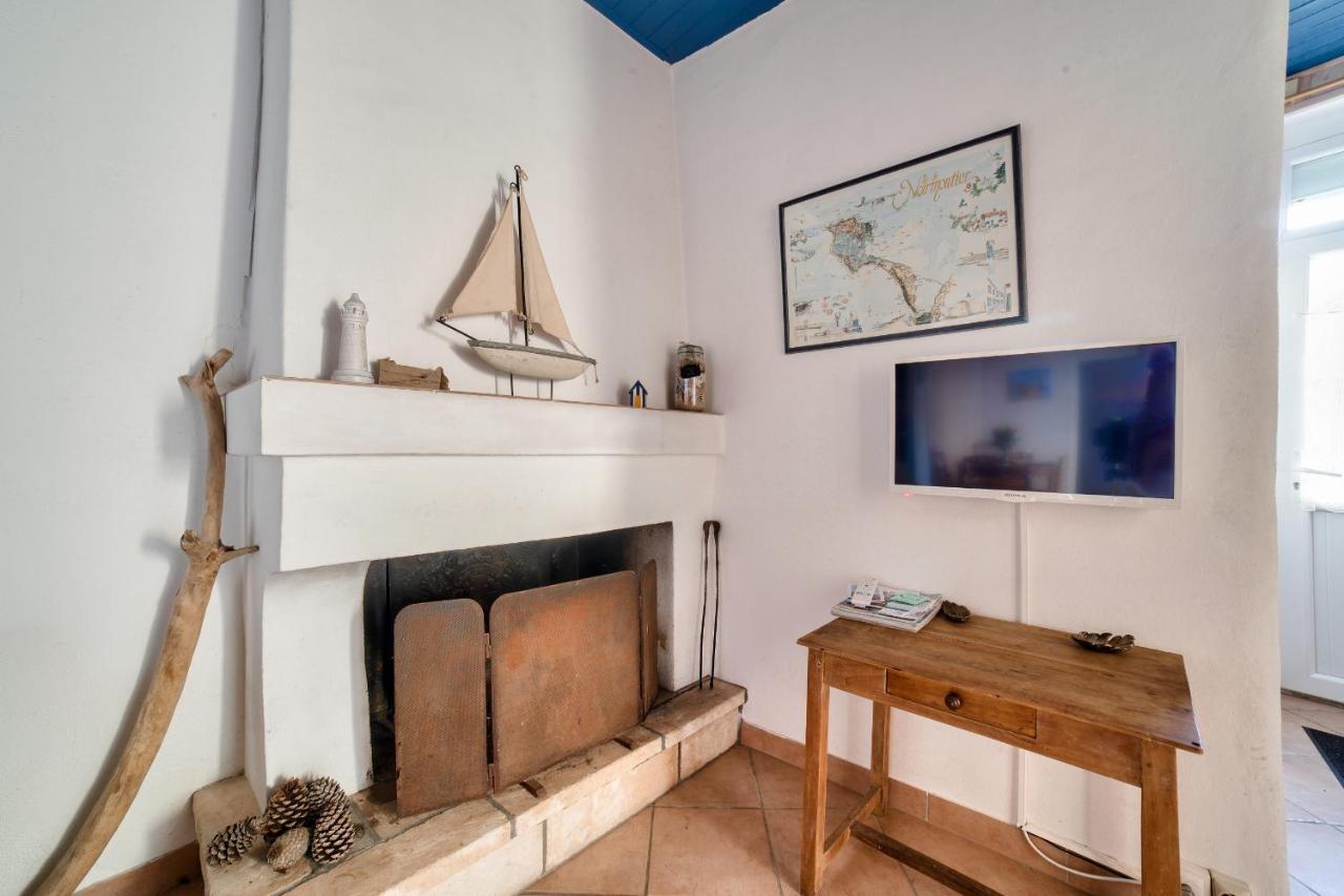 Jolie Maison Avec Cour Pour 5 Personnes Noirmoutier-en-l'Île Exterior foto